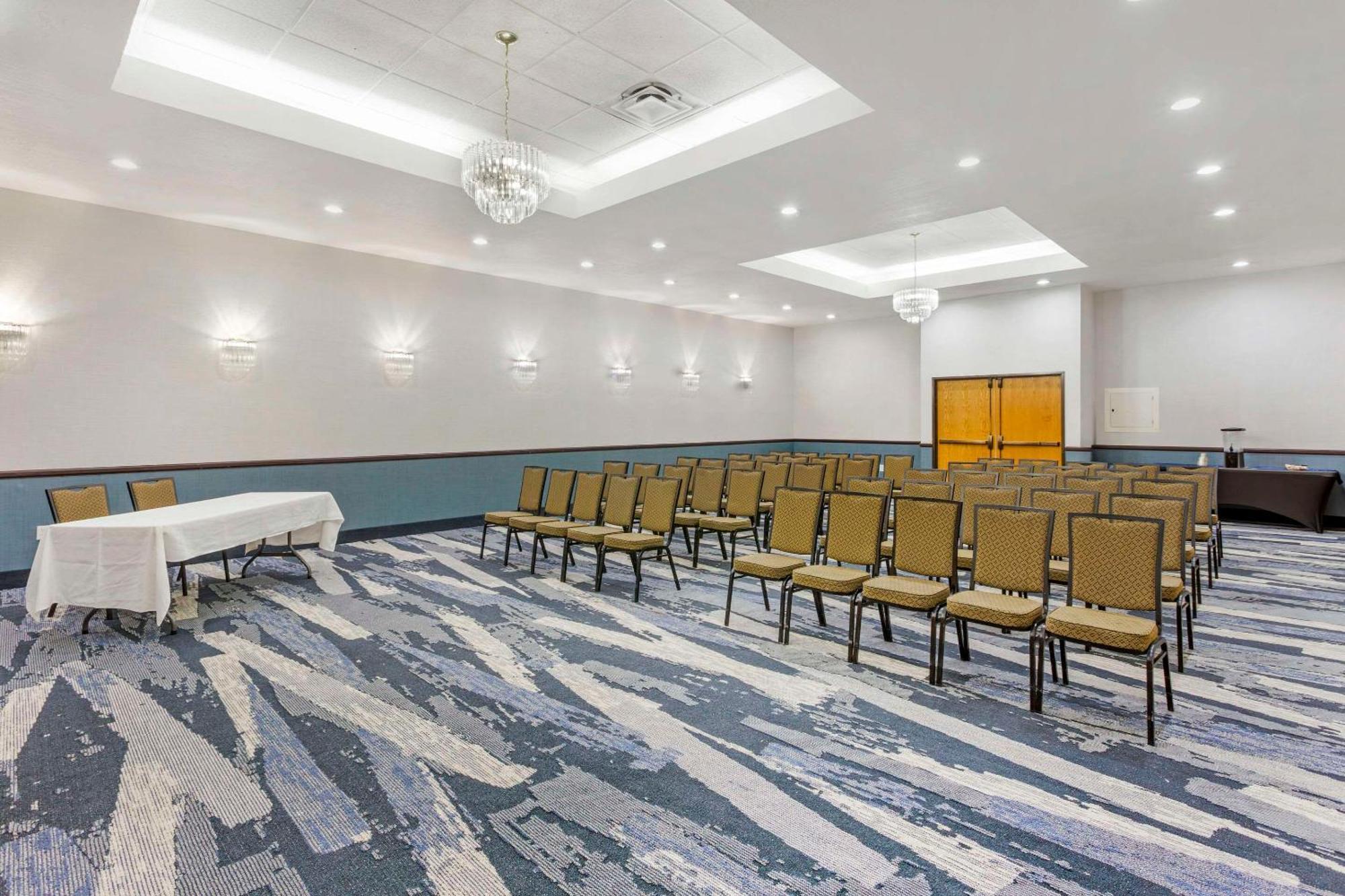 Comfort Suites Ogden Conference Center Esterno foto